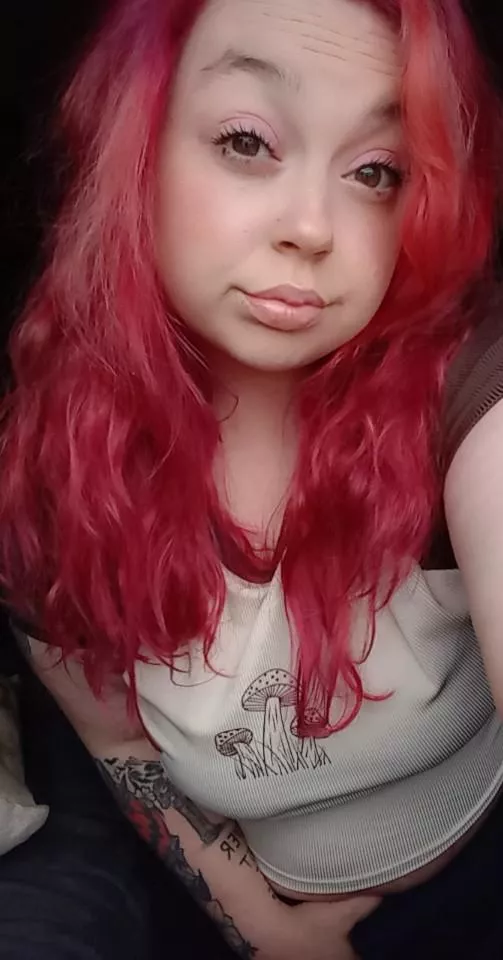 Can't sleep Soooo hiiii 😂💋 posted by Zosoo1996