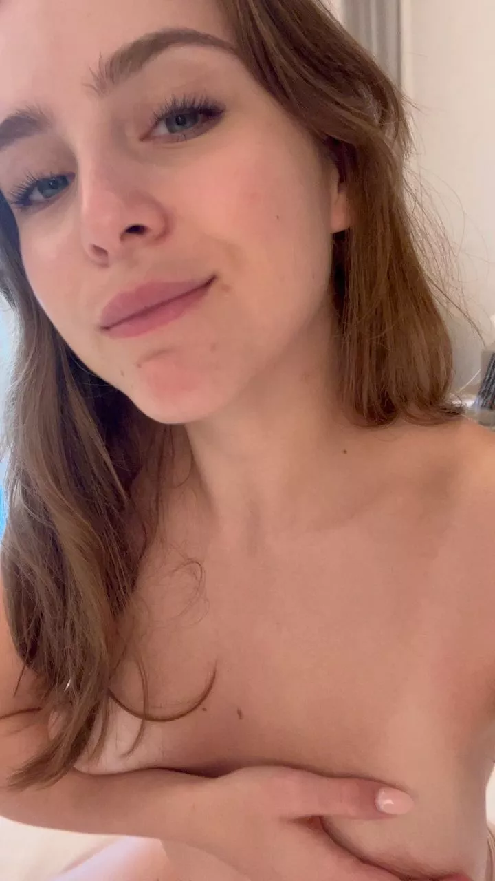 Do older guys really prefer 19 year old's? posted by emiliaeyes