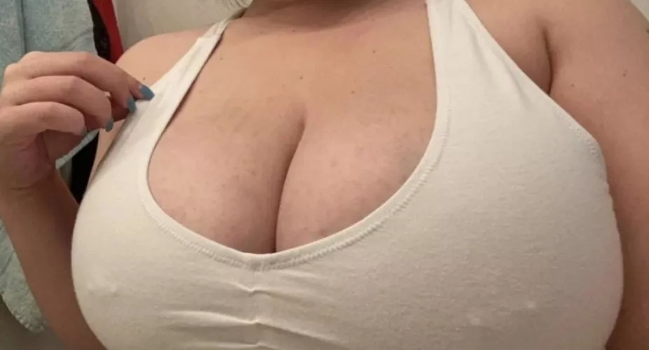 F19🥺CHUBBY TITTIES🥺 by Ricbvgdegbcxxq