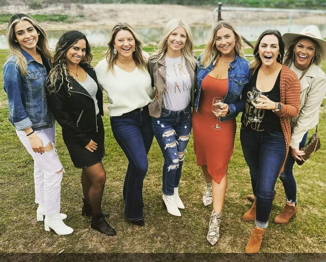 Group of Cougars... posted by Flaminglin