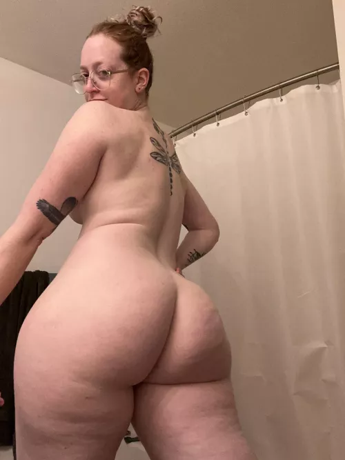 Happy Friday!🫧🍑 by mistymaven