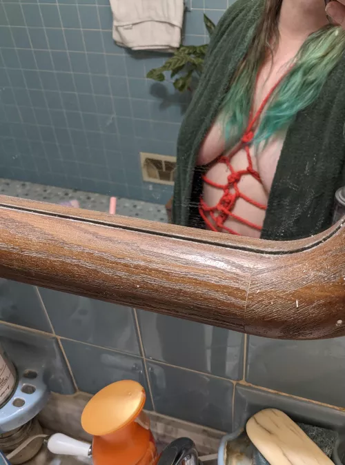 Hi bunnies and riggers. I felt beautiful in this self tie this morning. I hope everyone is enjoying their Friday ☺️ 🖤 🔥 🪢🪢🪢🪢🪢🪢🪢🪢🪢🪢🪢🪢🪢 by grlsNprls