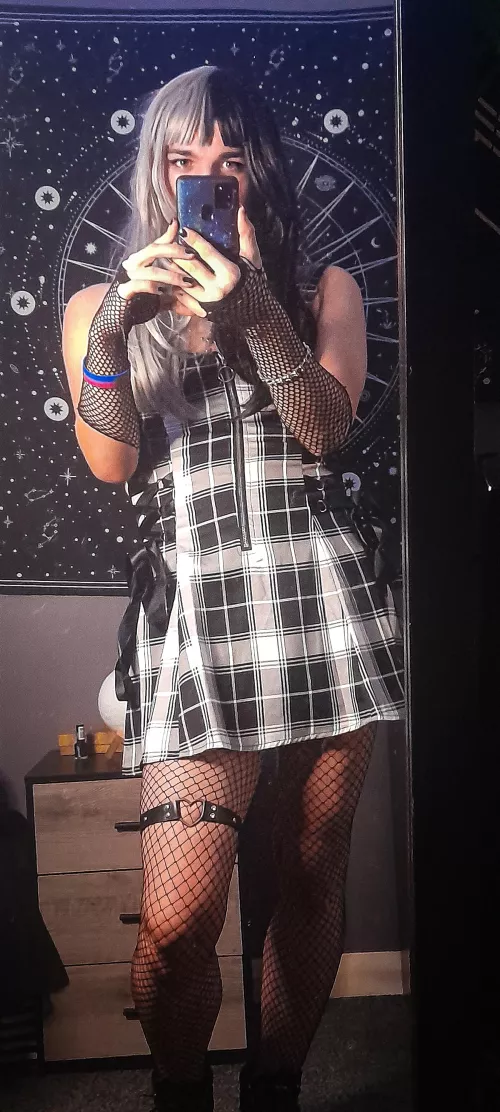 I felt so cute in this dress today, am I worthy of headpats? 💕 by Aura_is_questioning