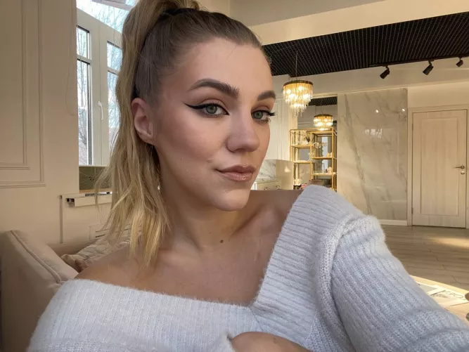 I look very sexy today by strungdelorme