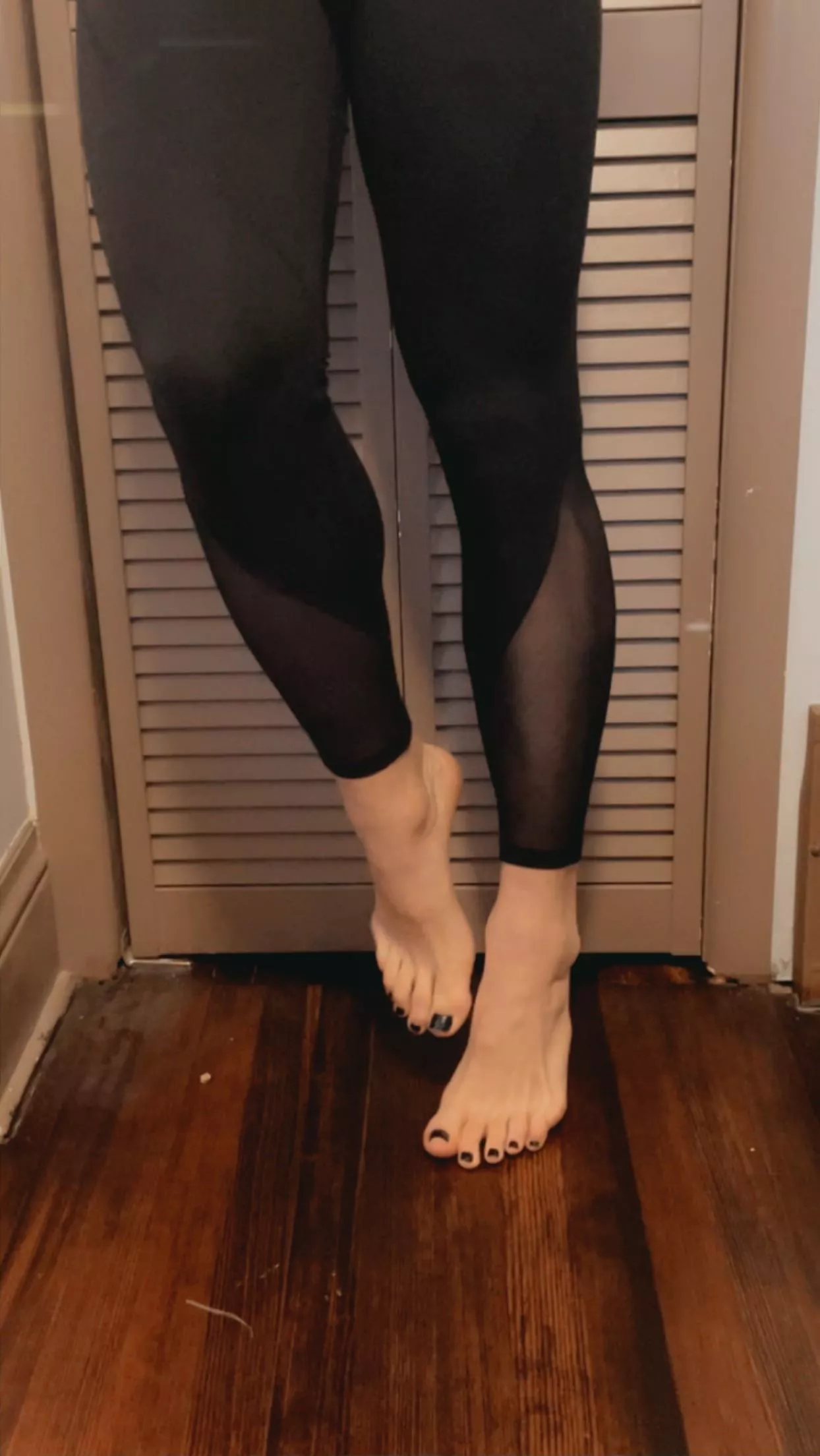 I want to play with other t girl feet 🥵 posted by LizzieGables