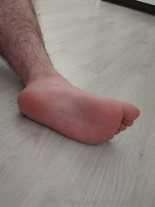 Just a casual Saturday pic [OC] by GarysFeet