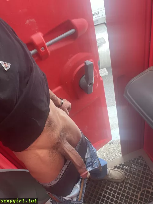 Knock knock ✊🏽 who is it 🫣 by FNYXwtUzKLRWTsEU