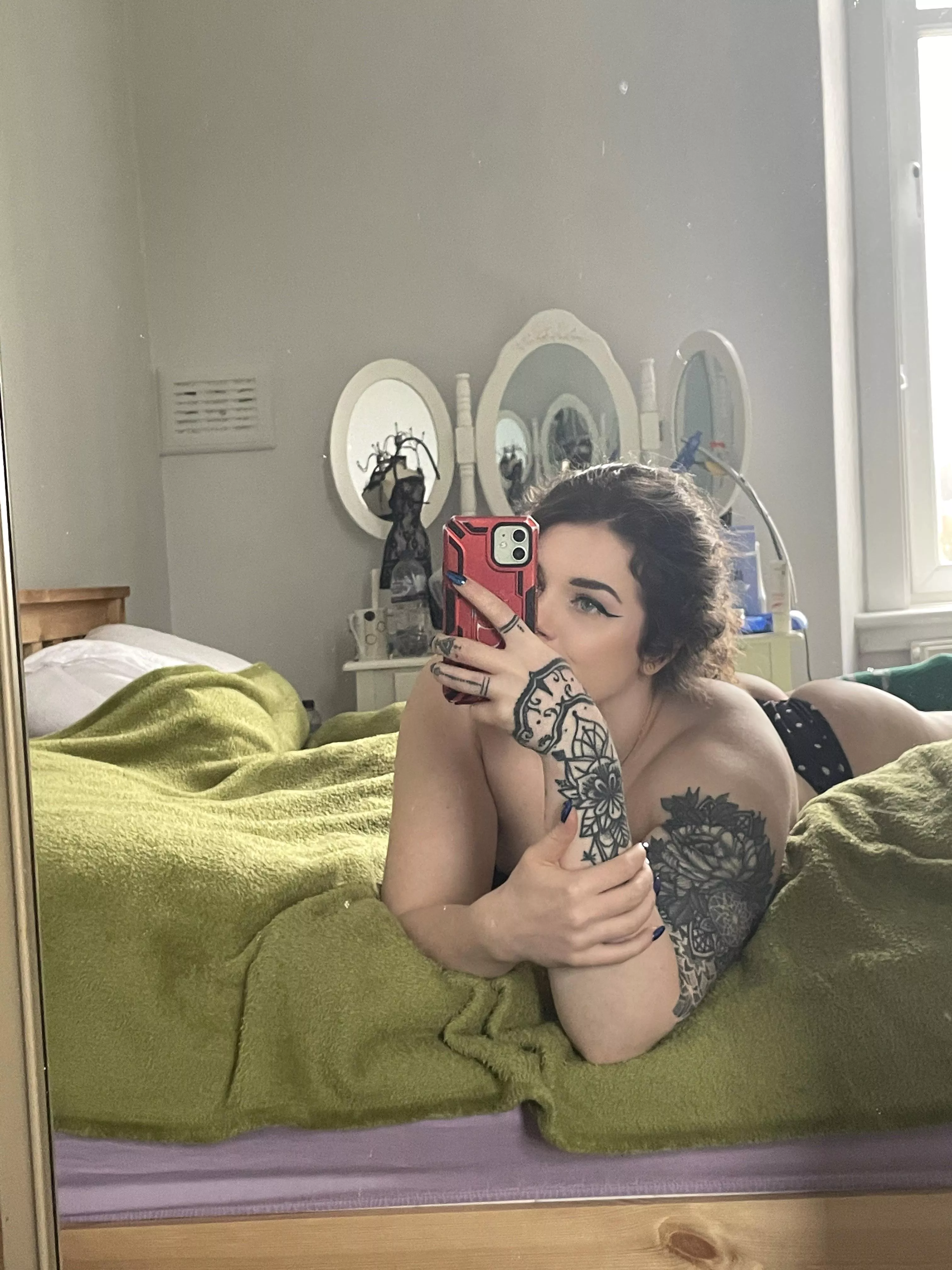 Lie next to mee posted by hiptqueen