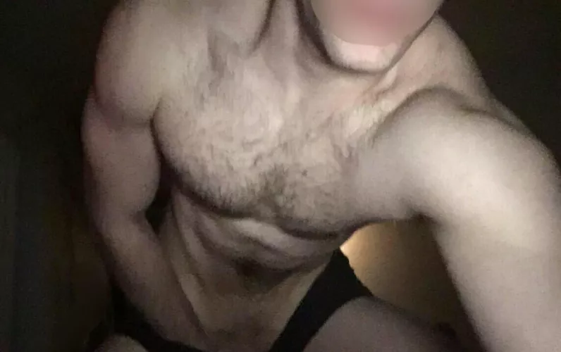 Looking for some good company tonight while traveling for work by lbgwthroaway