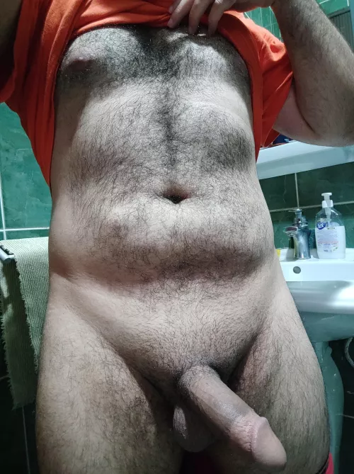 (M)26 straight, First post here, after a workout , let's talk! by DickNThighs