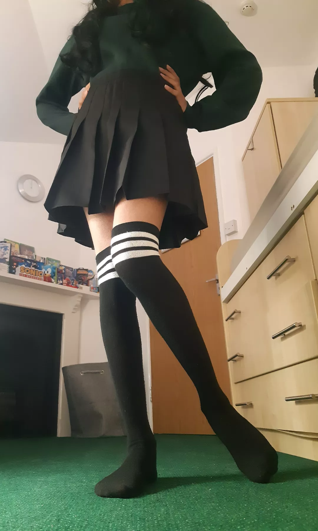 people say I have very feminine legs posted by International-Fox856