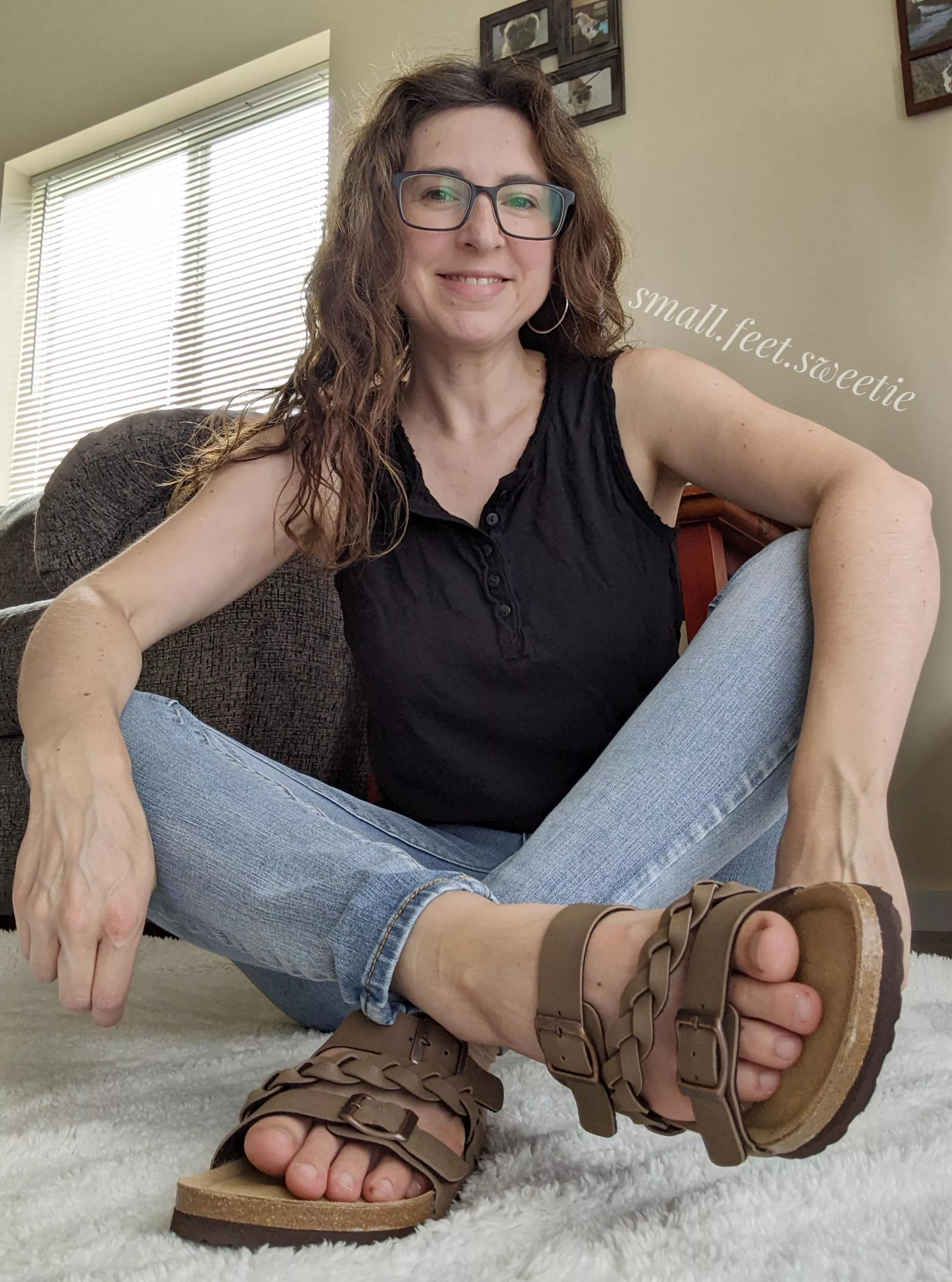 Please my feet posted by smallfeetsweetie2