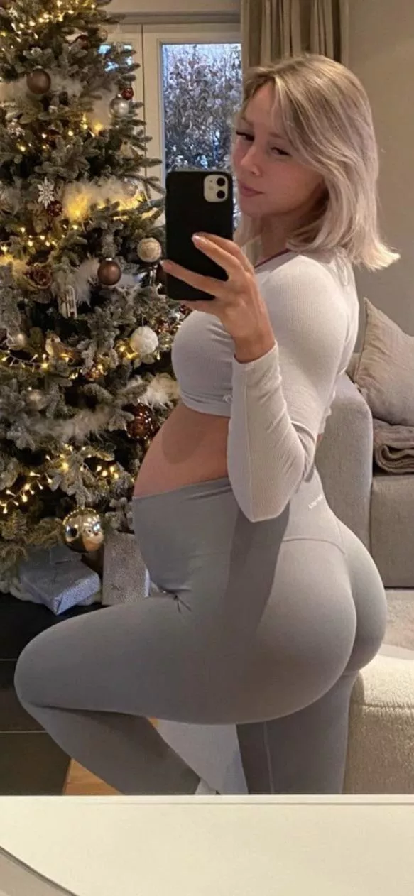 Preggo Dorian Fitt posted by Pregnant_heaven