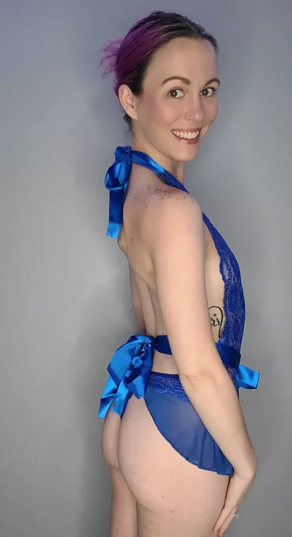 Sexy shoulder freckles posted by xo_Emmarose_xo