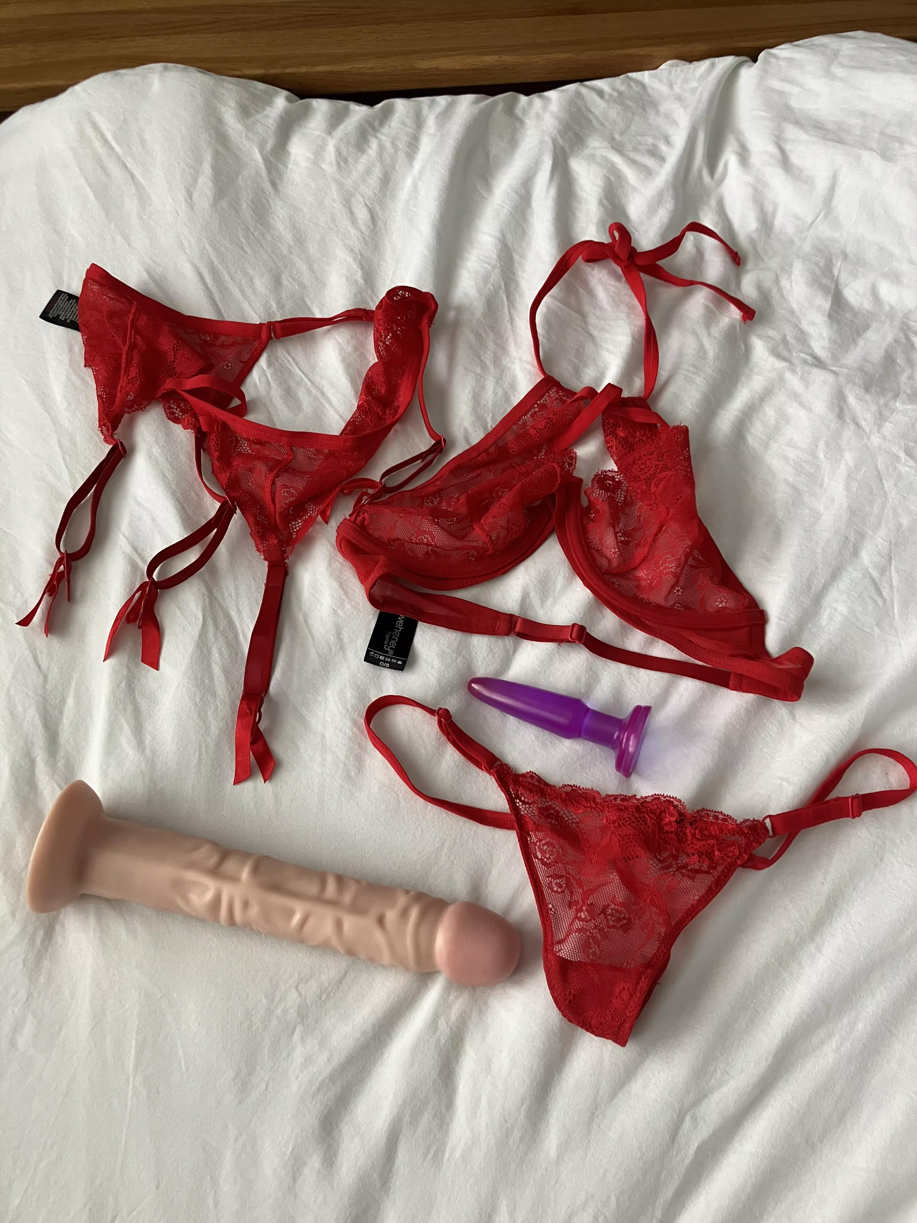 Tonight’s secret weapons 💁‍♀️. Who’s joining us. posted by 2602rus