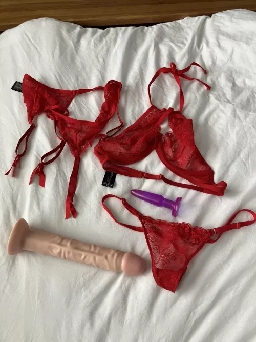 Tonight’s secret weapons 💁‍♀️. Who’s joining us. by 2602rus