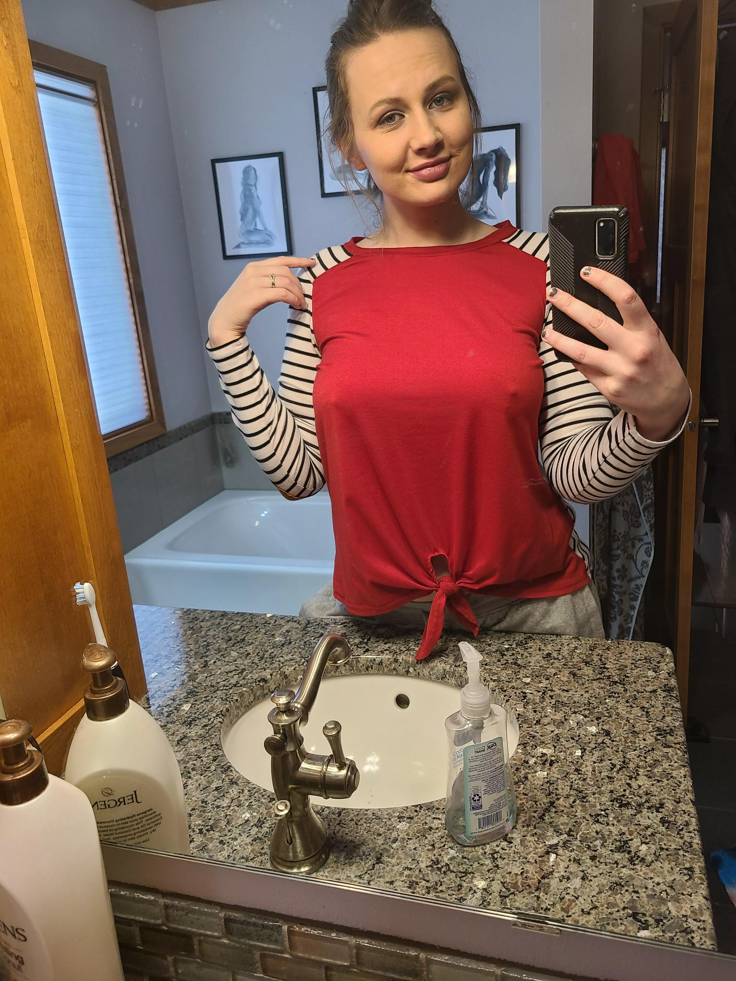 Too bad I can't go to family Easter like this posted by Taylor_Heart96