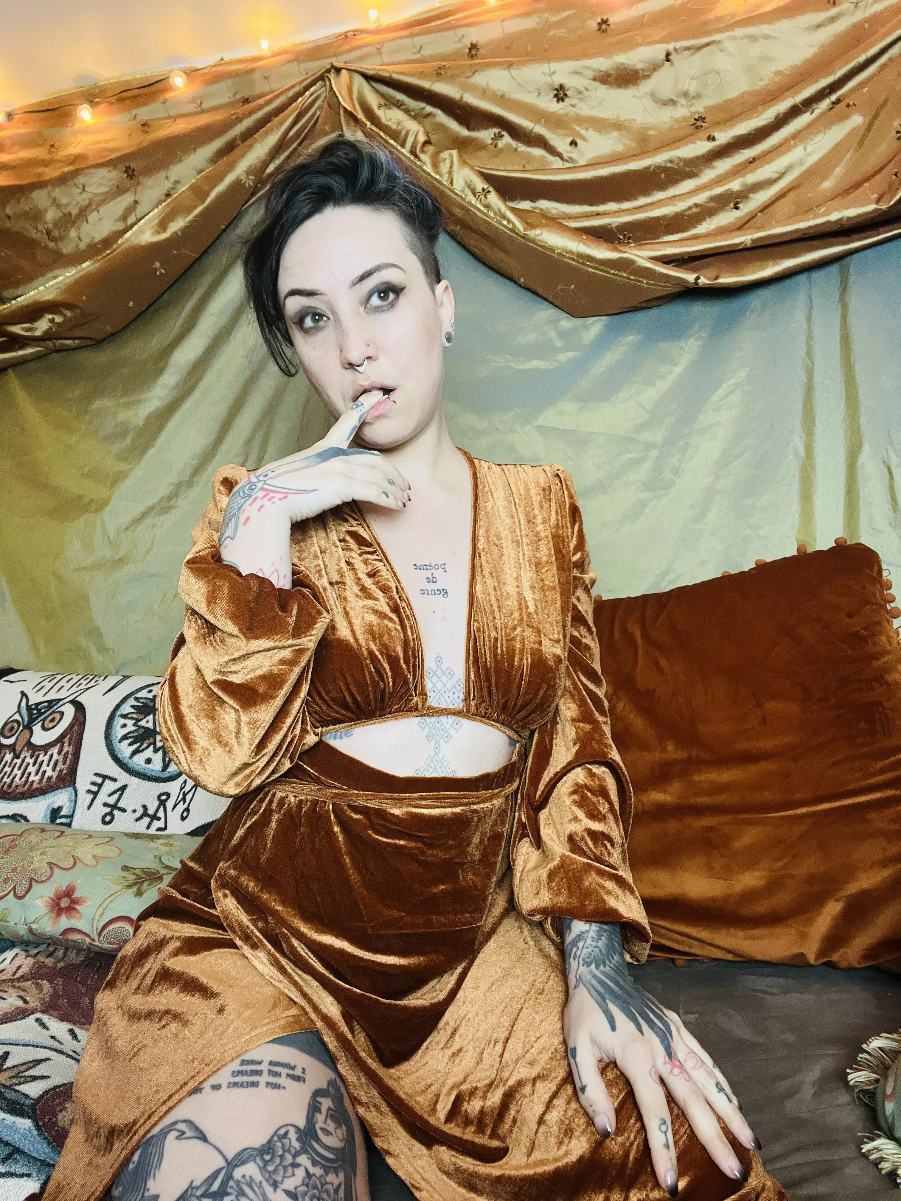 Velvet [NB] posted by UrsinaeVespera