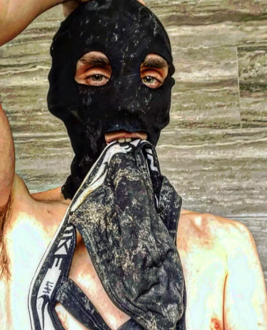 [25] sucking sperm from my crusty jockstrap🥛 posted by maskedspermboy