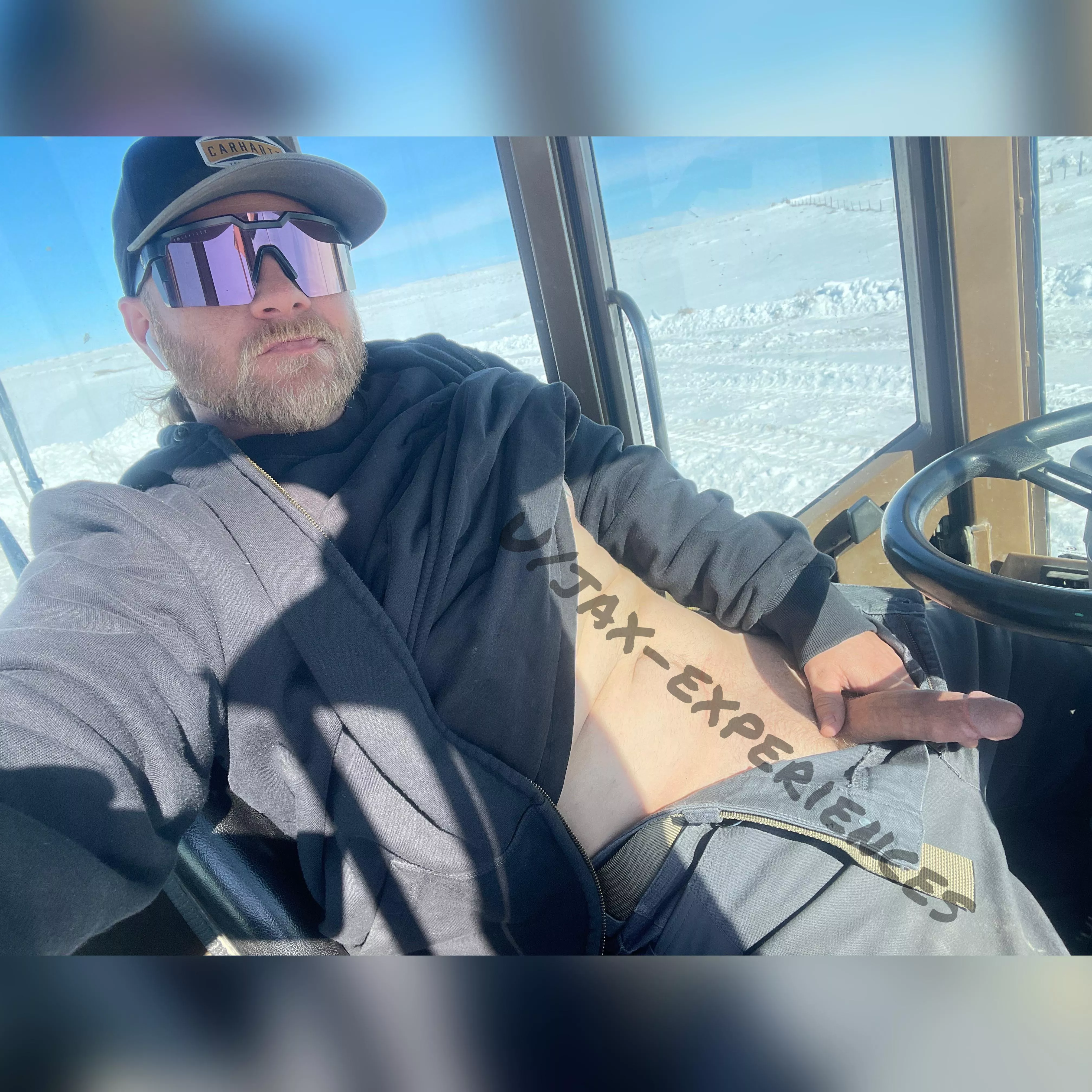 [33] Just working this tool, plowing snow posted by Jax-Experiences