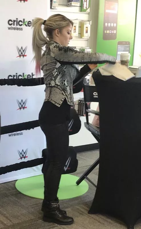 Alexa Bliss side profile posted by WWEHotWomen