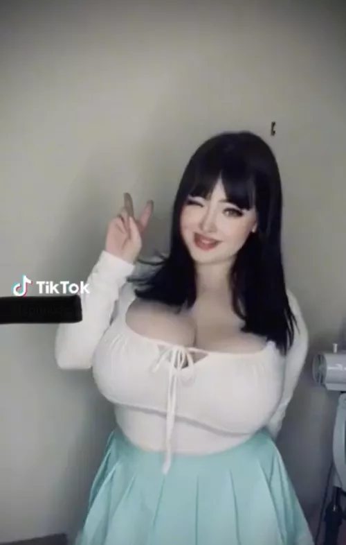 Anyone know her @? by Fucking__loser69