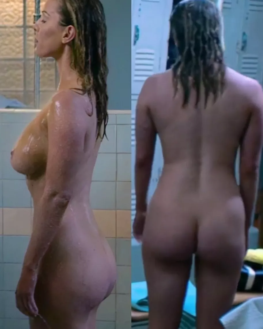 Betty Gilpin posted by roCky3131