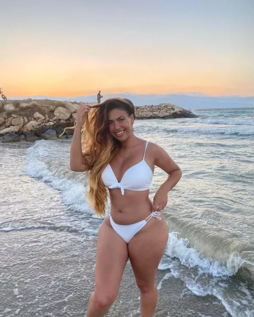 Bright smile by OldDinosaurus