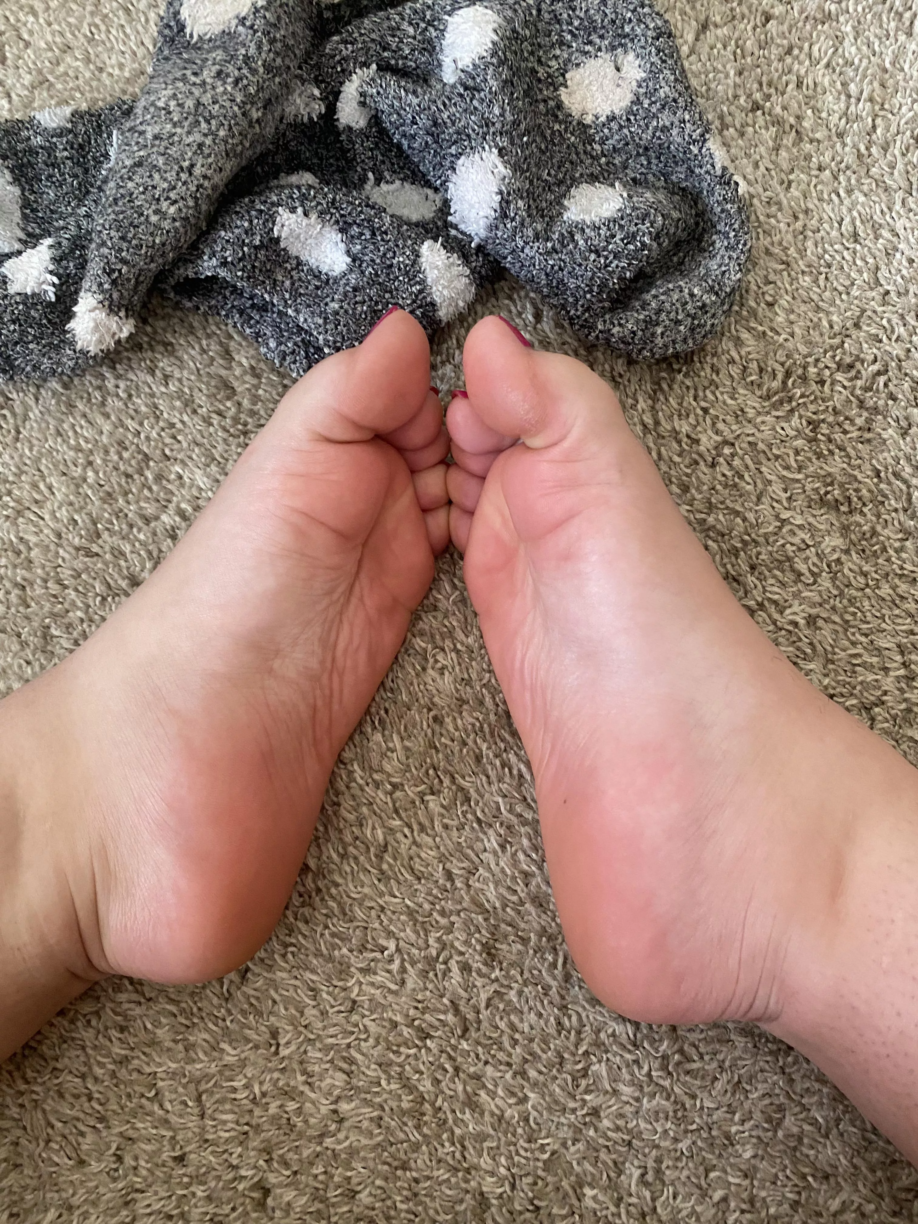 Come lick my sweaty soles! posted by dearbeauty