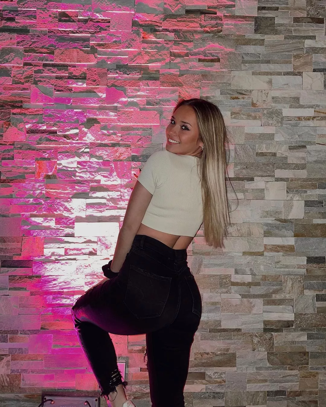 Cutie (AIC) posted by systemx123456