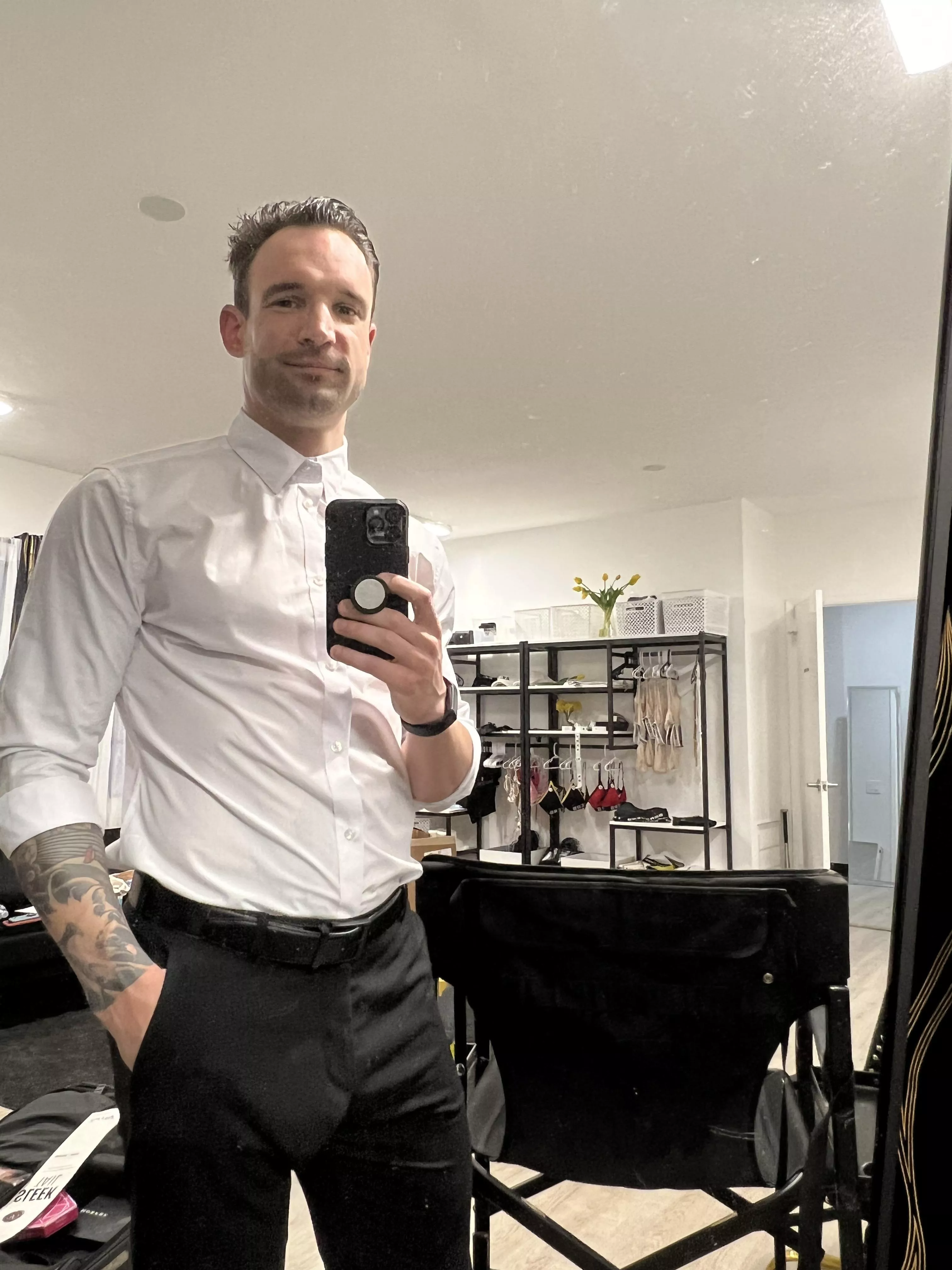 Dressing formal can be so sexy posted by tepelorn