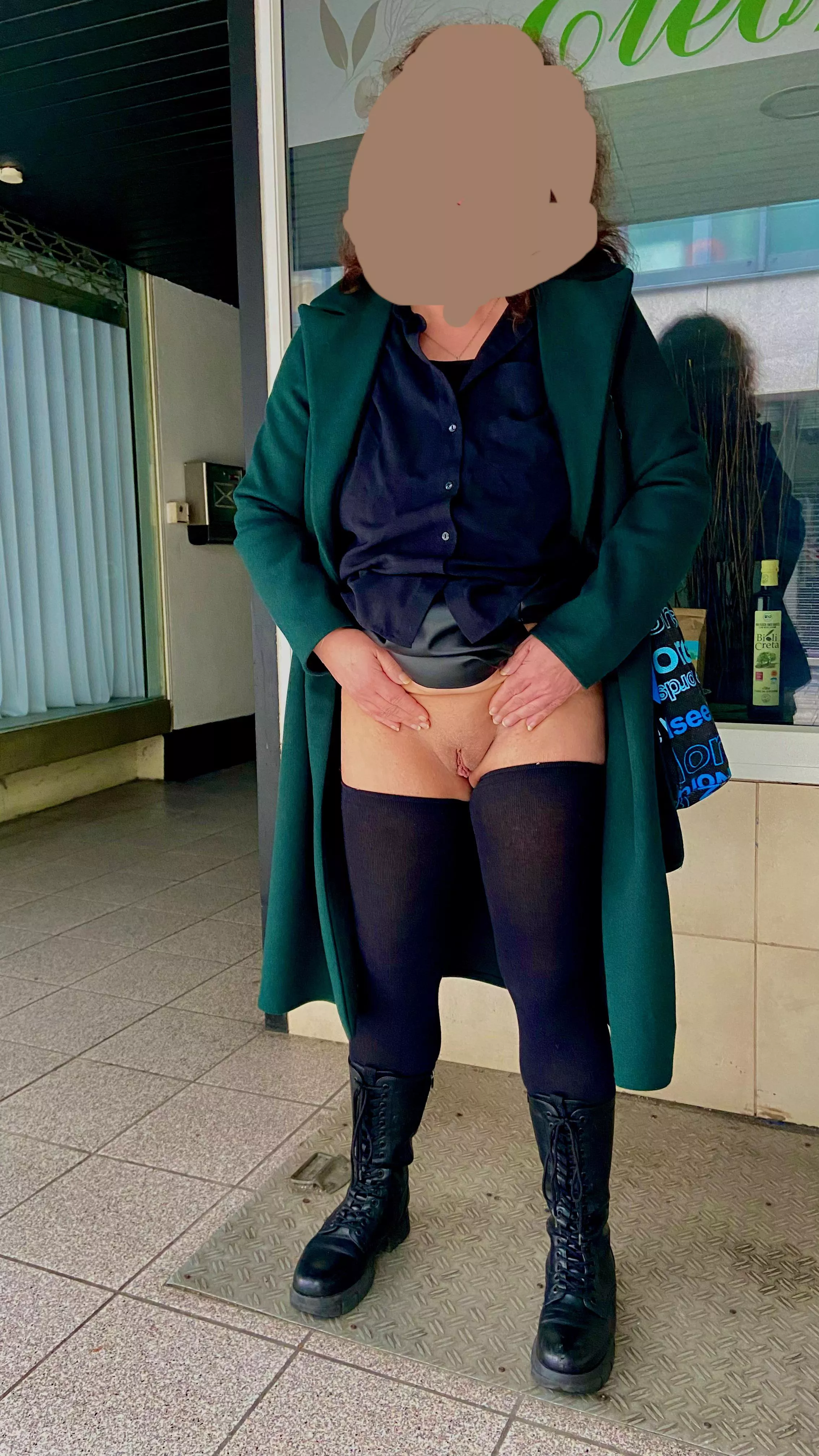 (f) Today we went for a little stroll through town. I hope you like it. I had a lot of fun. posted by seeallifyouwant