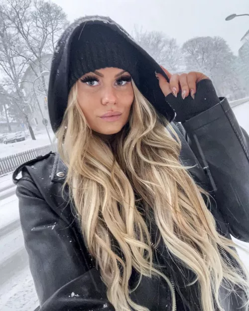 Hey everybody, hope I made your day brighter :) by Fluffy-Expression571