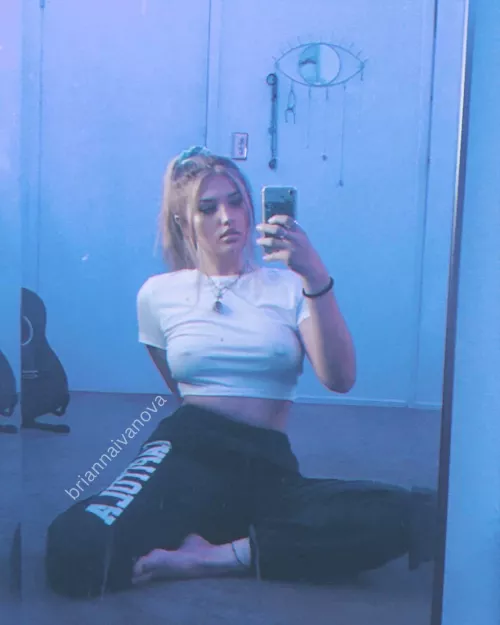 Hii im brii new here! come see more of me ;) by briannaivanova