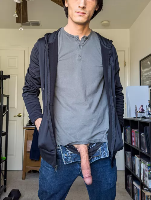 Hm? What's sticking out? by ACommonRock