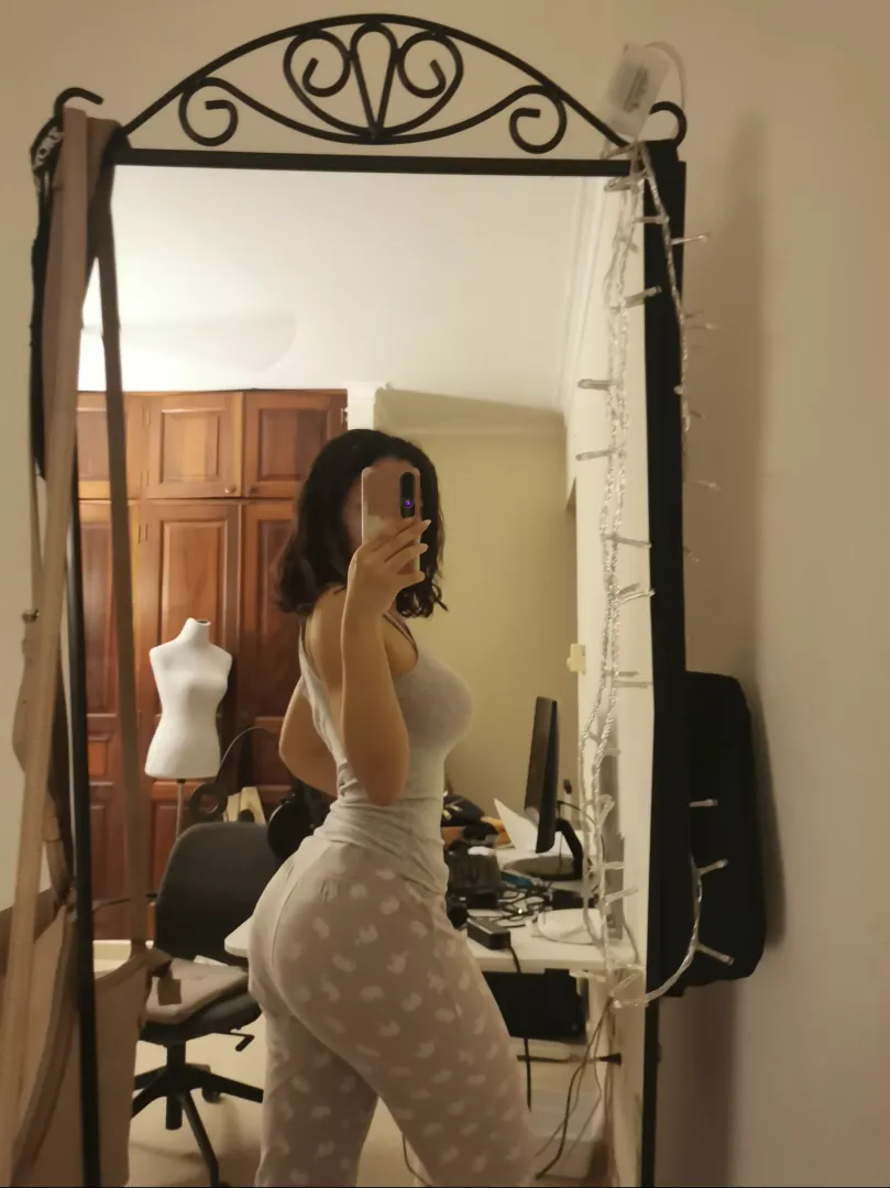 If I was your GF, you could grab my ass whenever you liked. posted by Kusqt