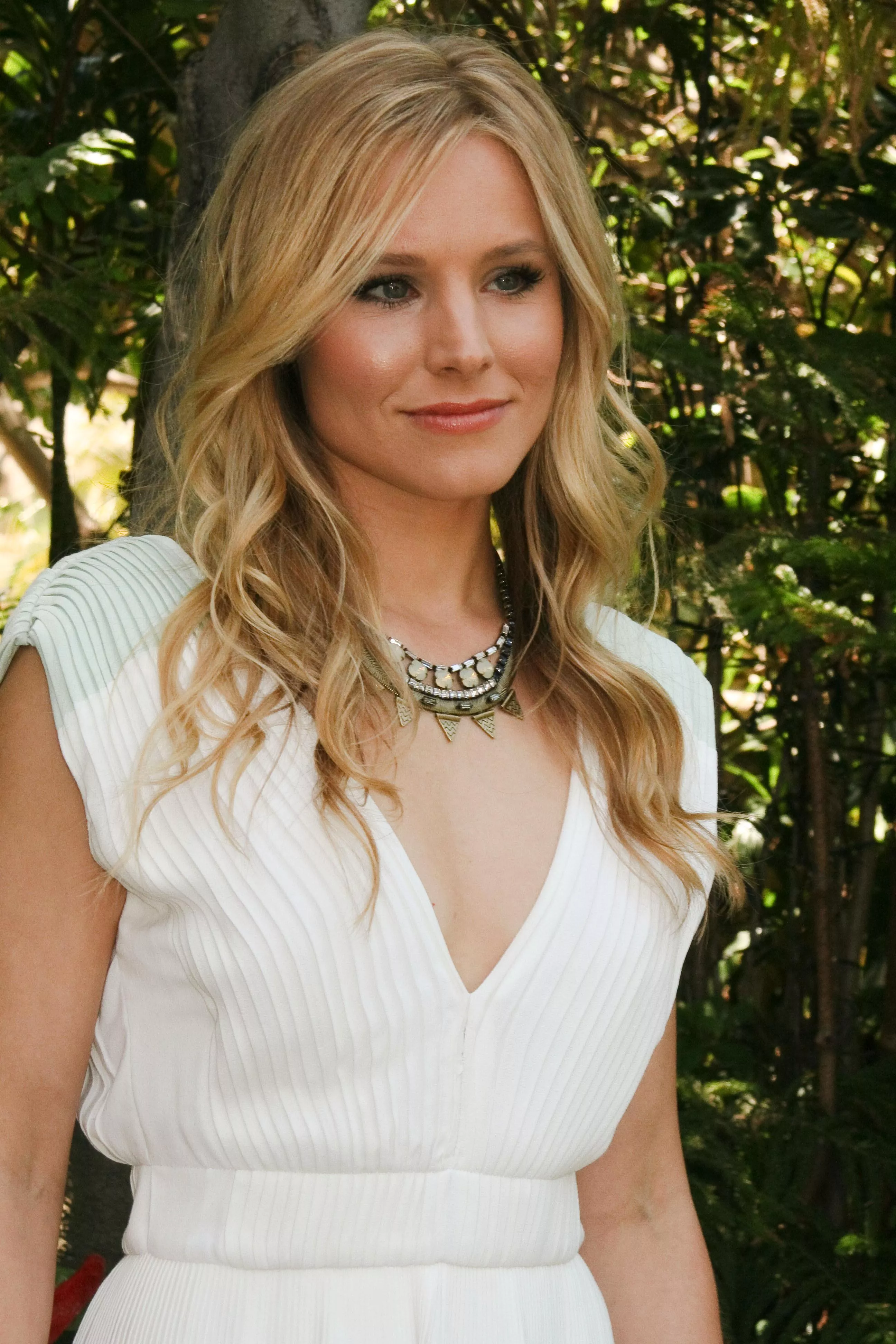 Kristen Bell posted by CelebMaestro