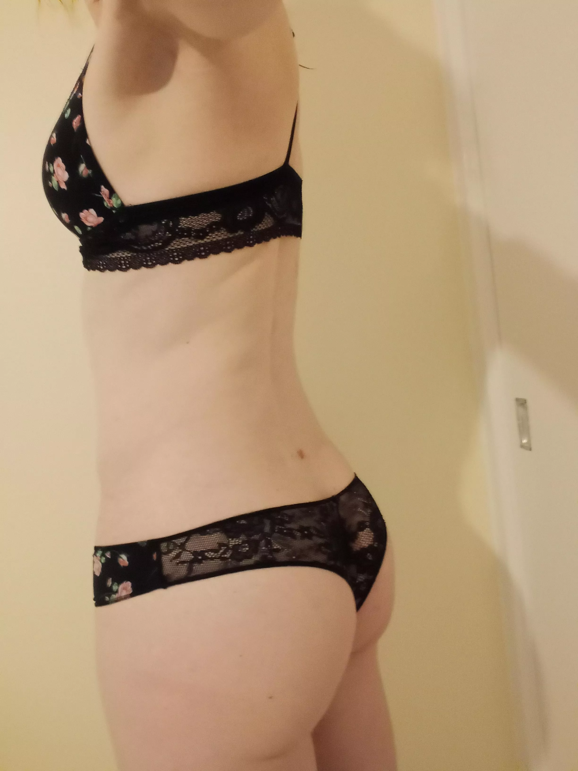 Need to get back to training to do this matching set justice [f] [38] posted by SecretRunMilf