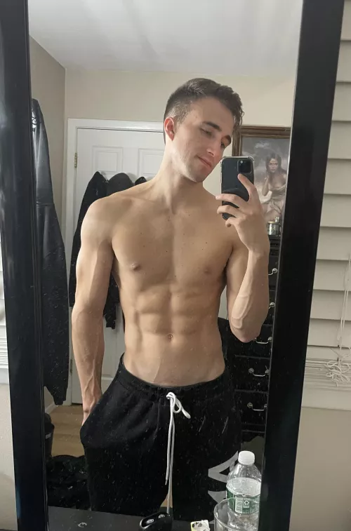 Nothing to see here 🤫😈 by kyberxangelo