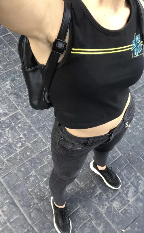 Oops don't watch my armp 😫 by sexypotionn