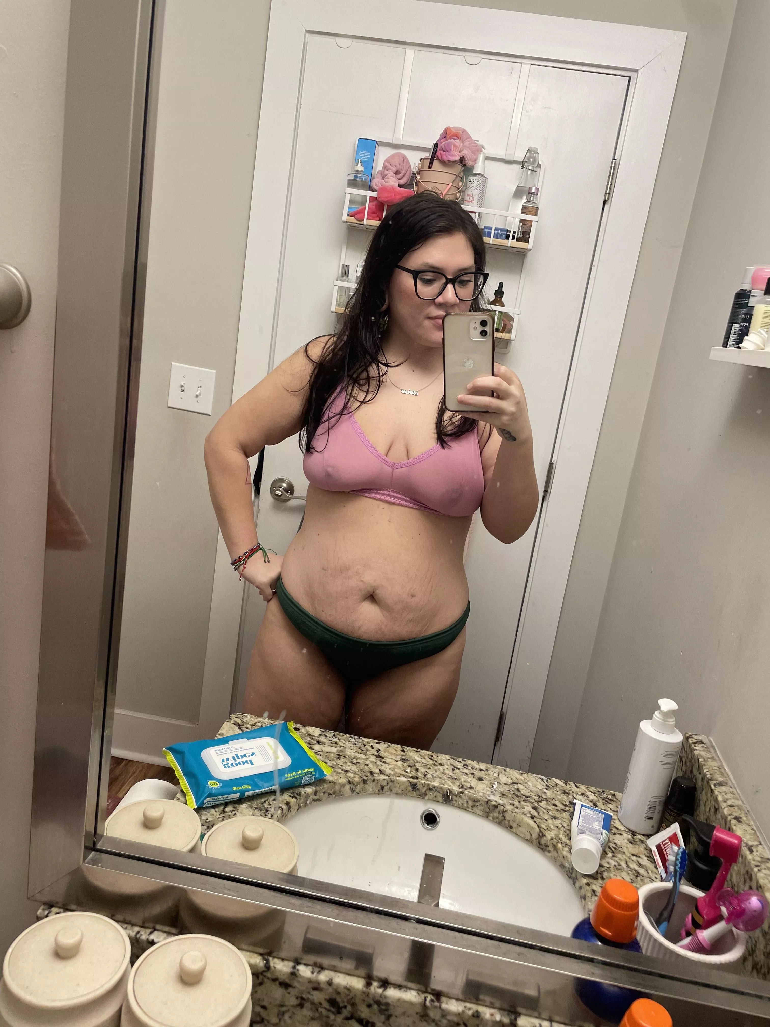 pre shower pic😝 posted by bianca3618