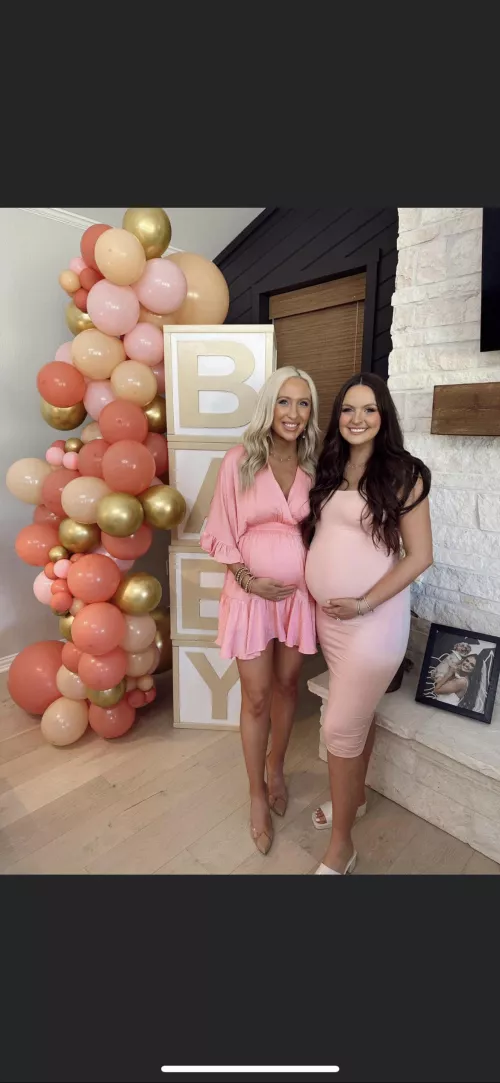 Pregnant babes😍 IUTR by Sad_Background_8573