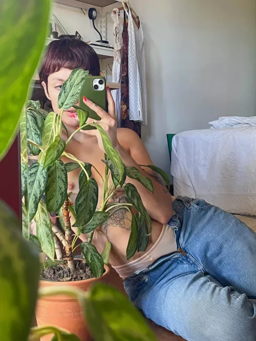 short hair + plant babe 🐢 by hellosofi