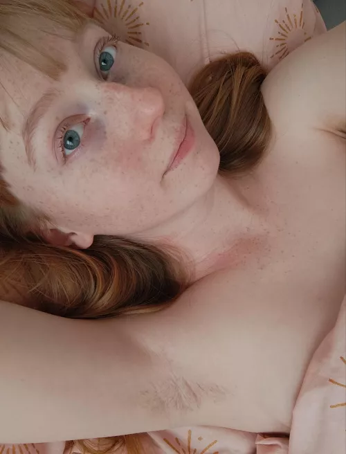 Showing my armpits for the first time 🙈 by eliza_nicy