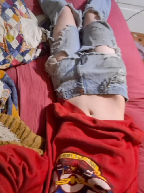 Somebody please talk to me I’m so lonely and bored🥺🥹 by Shaylashark