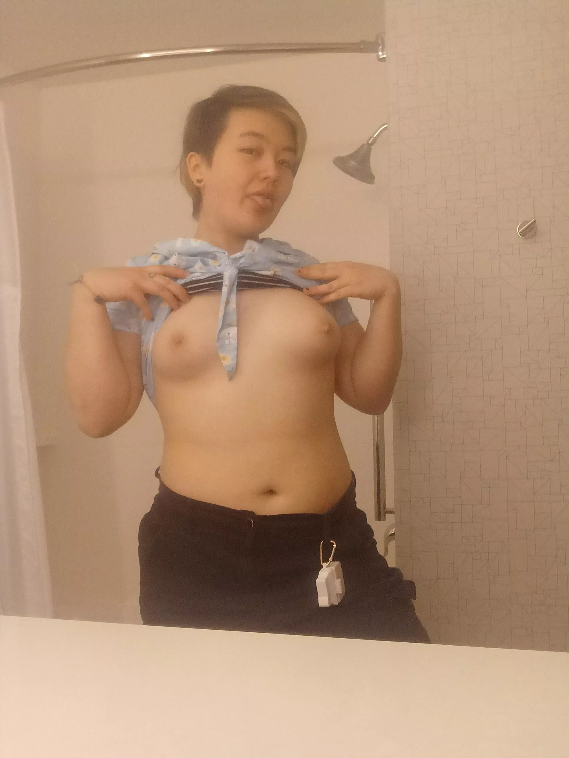 Took this at work, goodthing I'm sneaky posted by Acemaystray