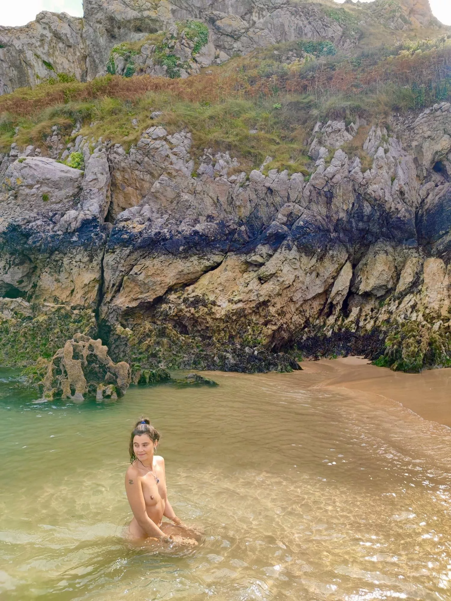 Wales 🏴󠁧󠁢󠁷󠁬󠁳󠁿🥰 posted by lolasrosebud