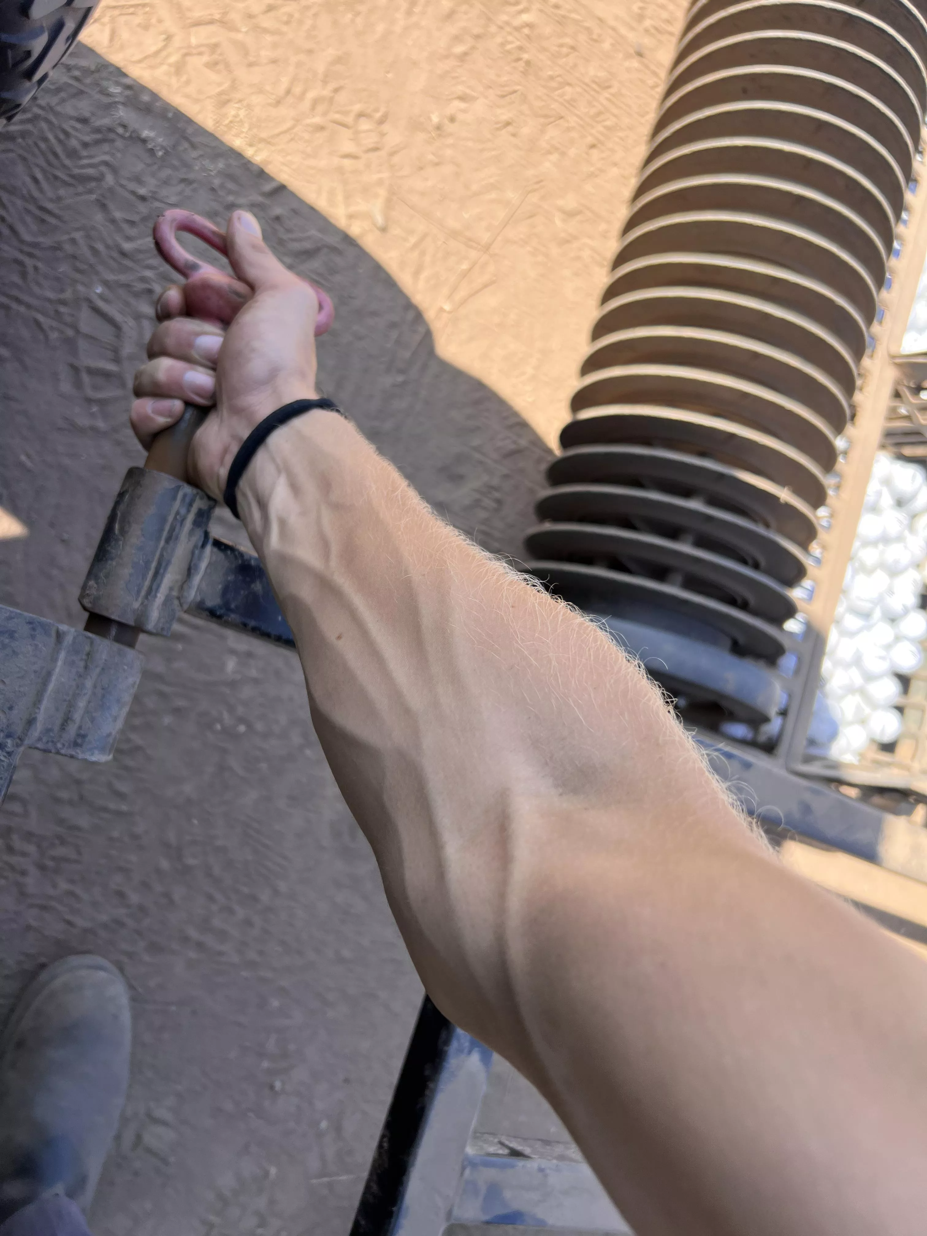 workin arms posted by dearindeath