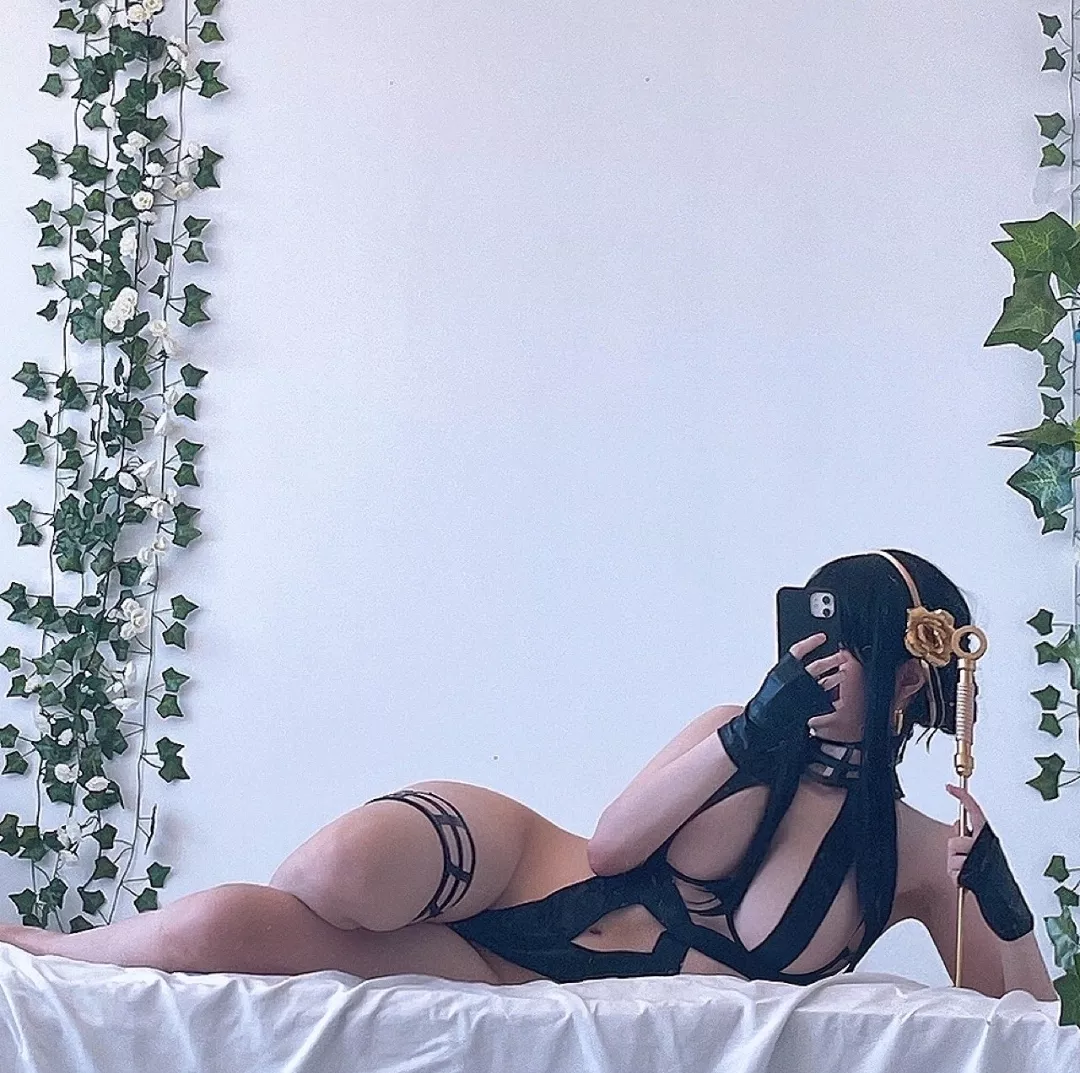 Yor Forger by me ;) posted by Danyellamogi