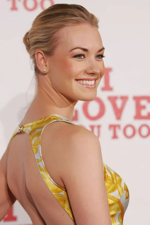 Yvonne Strahovski by Far-Confection-1101